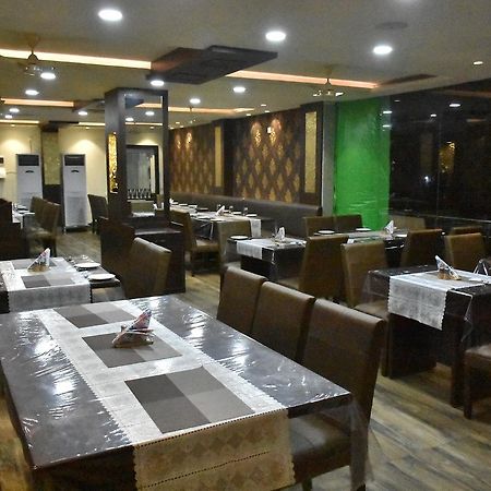 Hotel Daftari Palace Kishanganj Buitenkant foto
