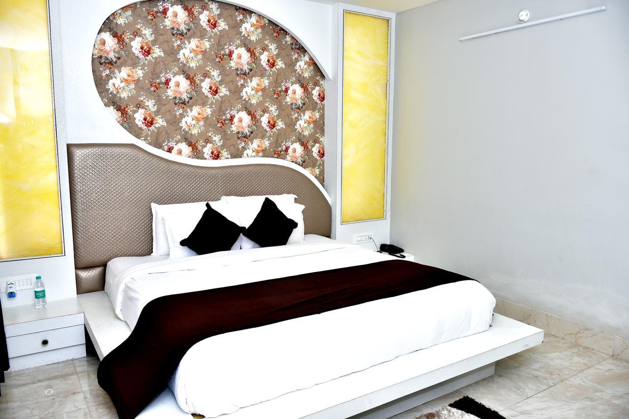 Hotel Daftari Palace Kishanganj Buitenkant foto