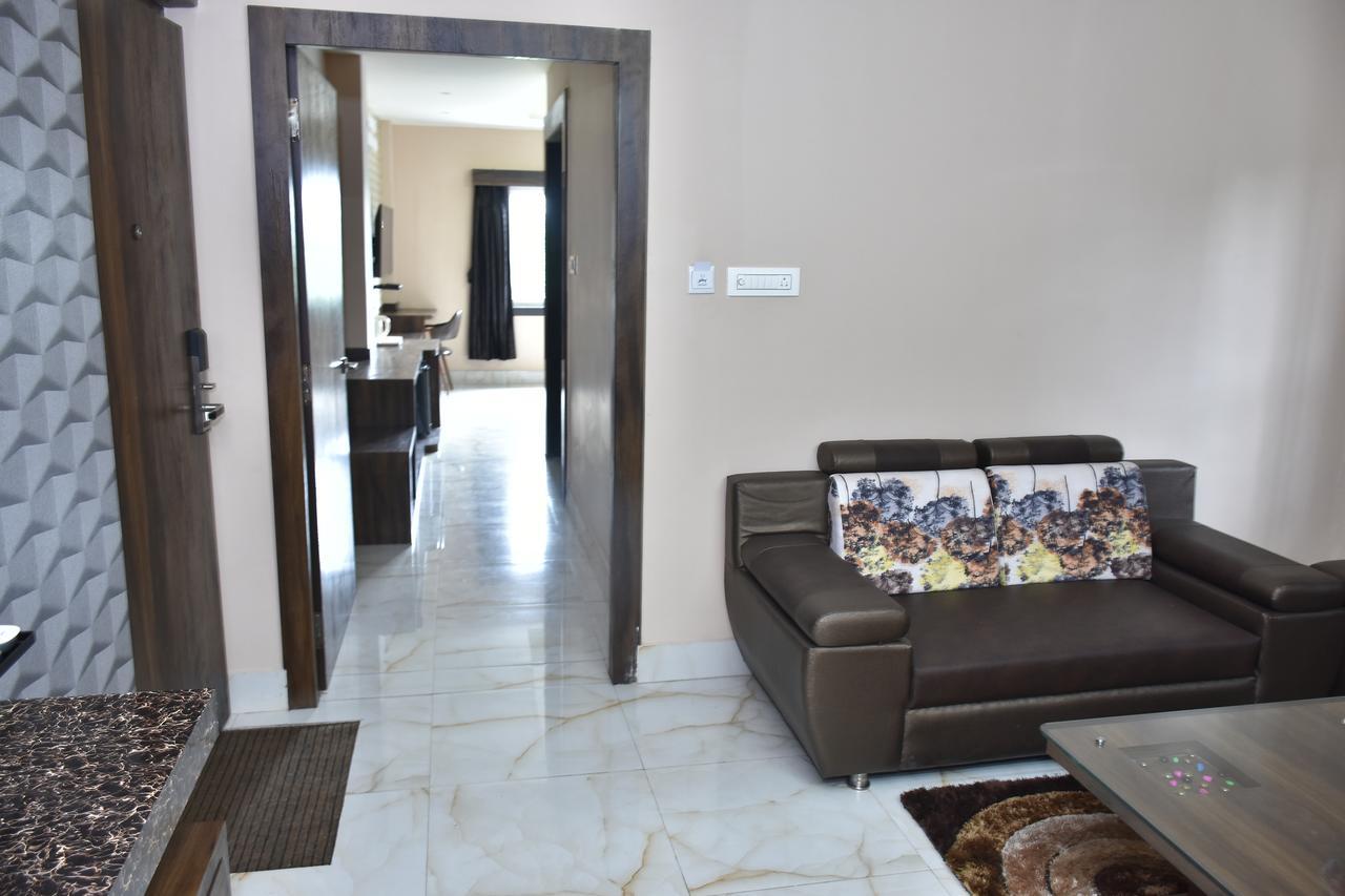 Hotel Daftari Palace Kishanganj Buitenkant foto