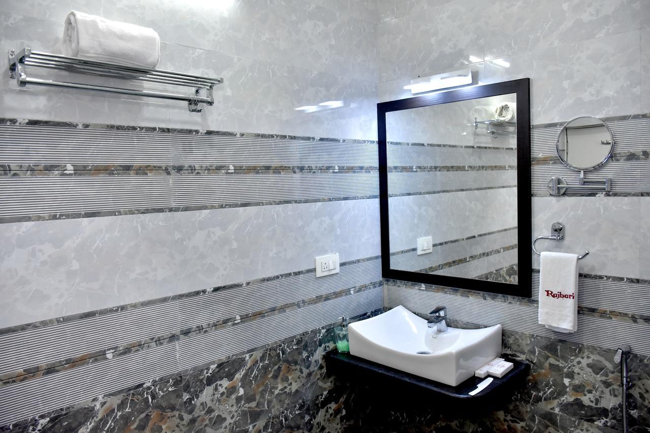 Hotel Daftari Palace Kishanganj Buitenkant foto