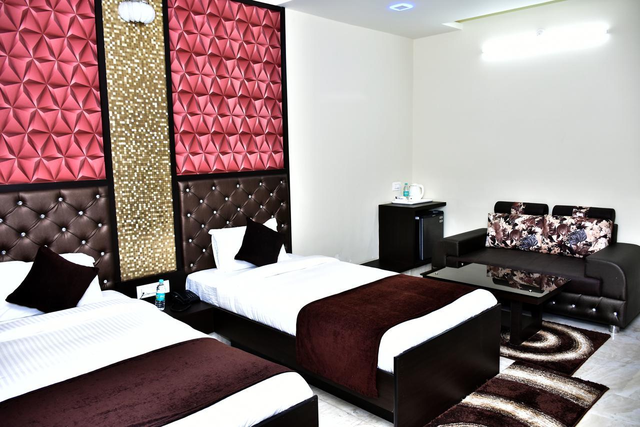 Hotel Daftari Palace Kishanganj Buitenkant foto