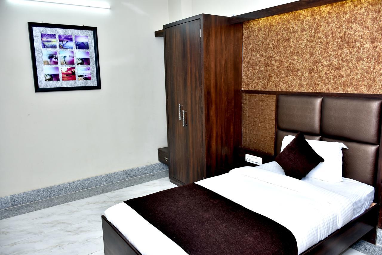 Hotel Daftari Palace Kishanganj Buitenkant foto