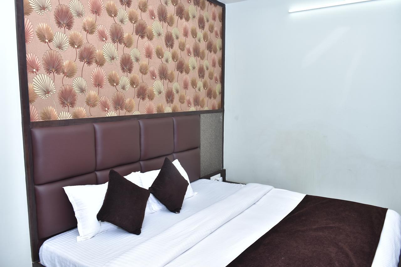 Hotel Daftari Palace Kishanganj Buitenkant foto