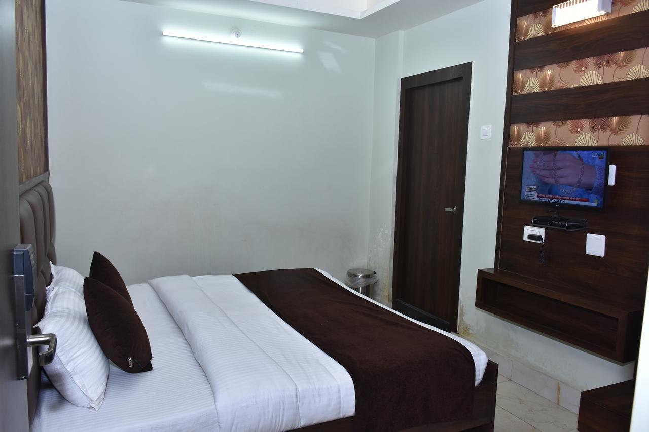 Hotel Daftari Palace Kishanganj Buitenkant foto