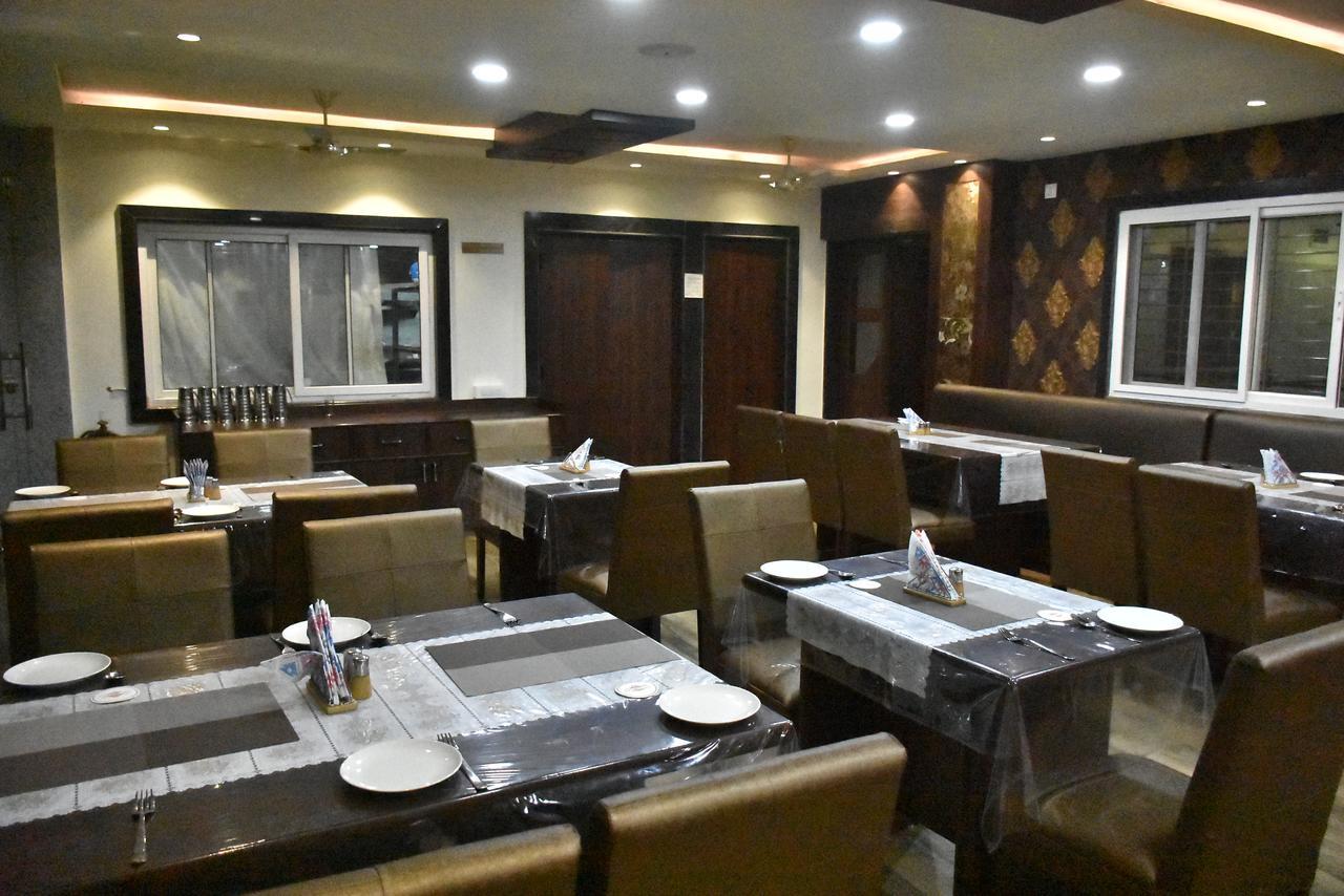 Hotel Daftari Palace Kishanganj Buitenkant foto